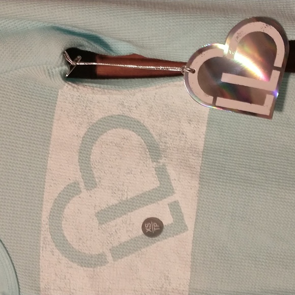 Live Love Dream woman's size XSP 3/4 sleeve Henley half button scoop neck NWT - Picture 5 of 12